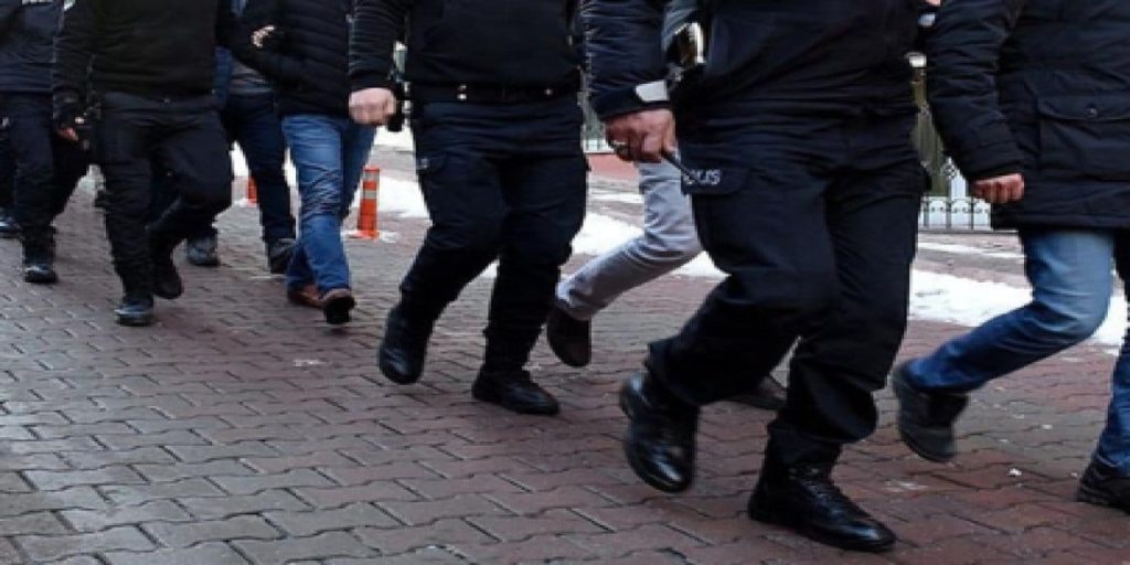 Bungalov dolandırıcılarına 11 ilde dev operasyon