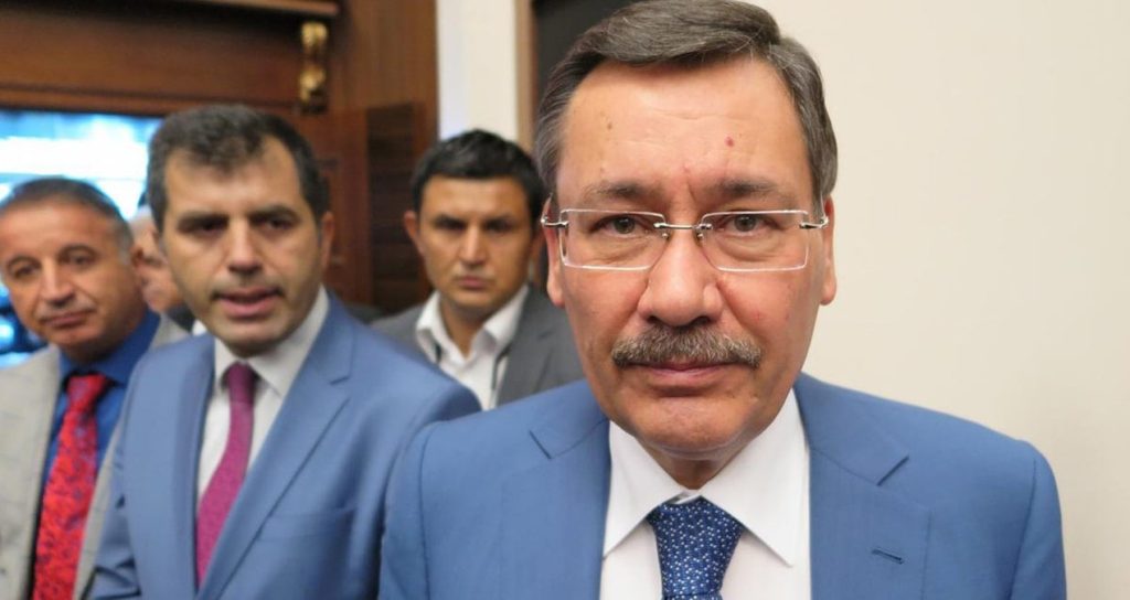 Gökçek sekiz yıldır lojmandan çıkmıyor