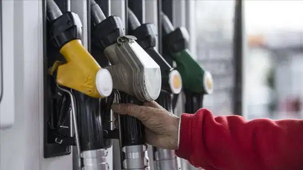 Mazota, benzine zam mı geldi? 25 Ekim 2025 motorin ne kadar, benzin kaç TL?