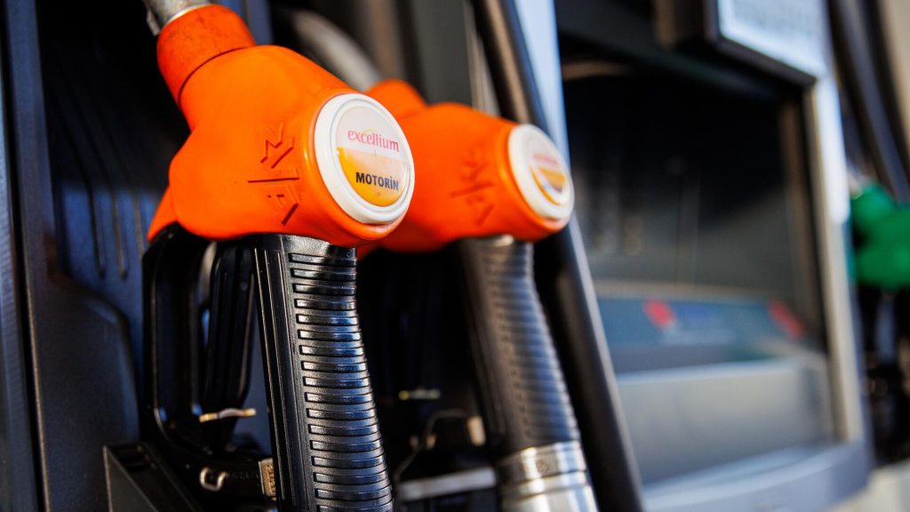 Motorin fiyatları yarın değişecek: Akaryakıtta indirim geliyor