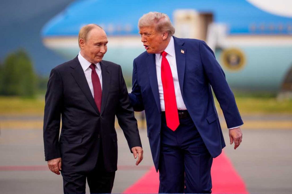 Trump’tan Rus petrol şirketlerine yaptırım: Bunlar çok ağır yaptırımlar