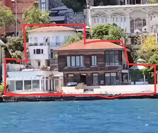 Ünlü gazeteci Boğaz’daki lüks yalısını satıyor. Fiyatı şaşırttı