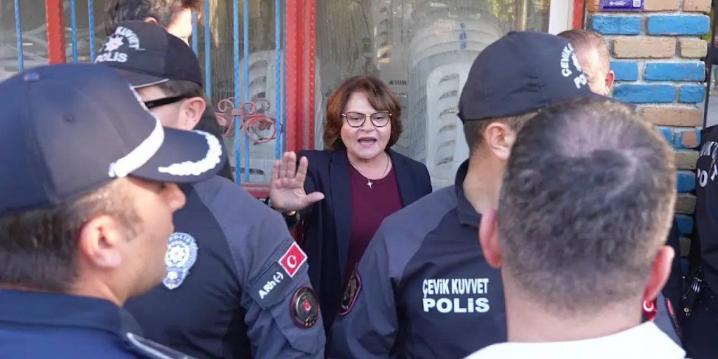 Büyükşehir’in polis eşliğinde tahliye girişimine tepki!