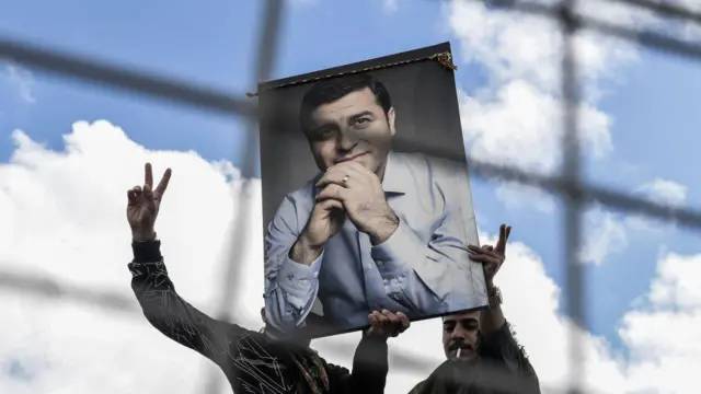 DEM Parti’den bir Selahattin Demirtaş çağrısı daha: Bir dakika dahi tutuklu kalmamalı!