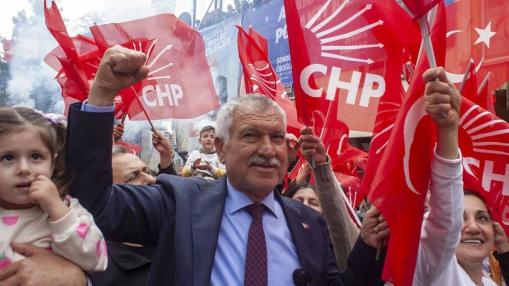 Deniz Zeyrek: İBB ve Beşiktaş iddianamesinde Zeydan Karalar çelişkisi var; irtikap suçu düştüğüne göre serbest kalması gerekmez mi?