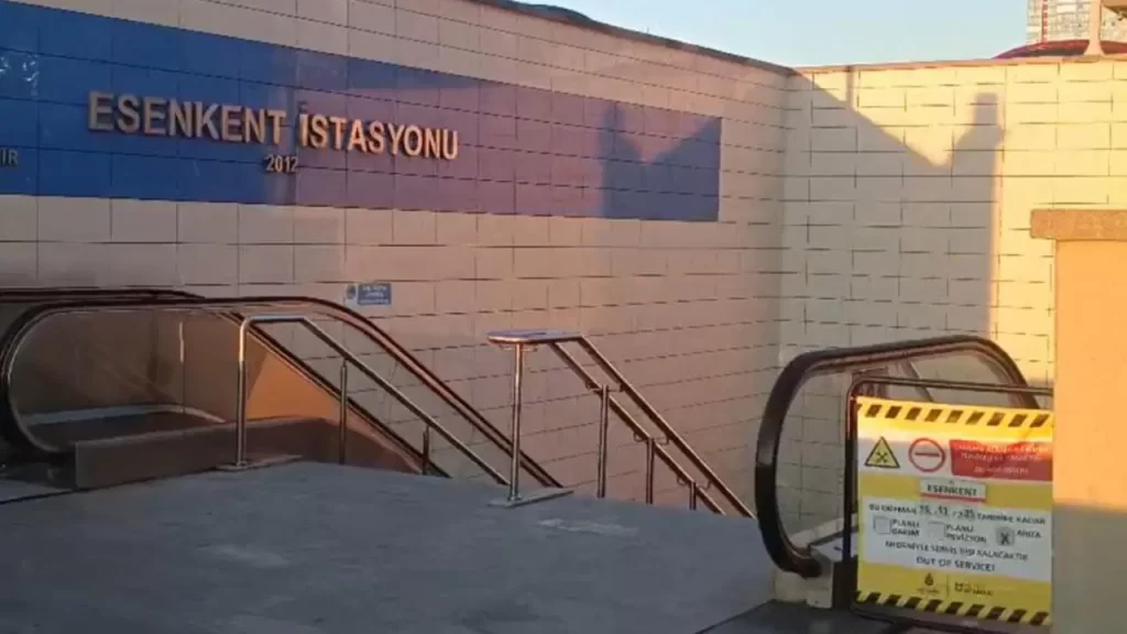 İstanbul’da Maltepe Esenkent metrosunda panik anları: Bir yolcu intihara kalkıştı!