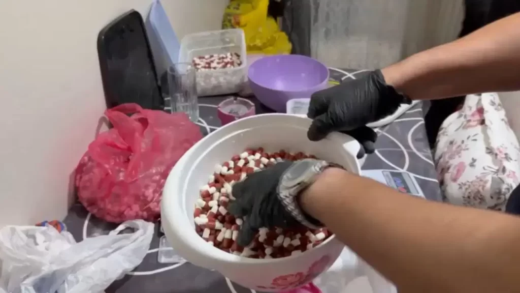 Kağıthane’de ‘uyuşturucu’ operasyonu: Eşi uyuşturucu satışından tutuklanan kadın, aynı suçtan tutuklandı!