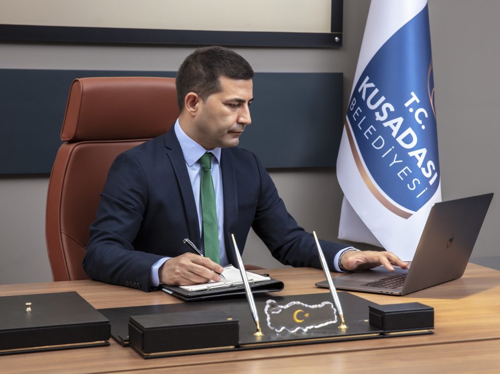 Kuşadası Belediye Başkanı Ömer Günel Gözaltına Alındı