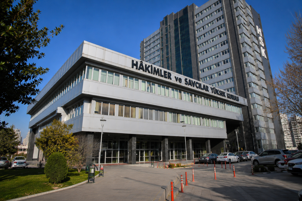 HSK’dan Ergenekon Dosyasında Tarihi Karar: 62 Hâkim ve Savcı Meslekten İhraç Edildi