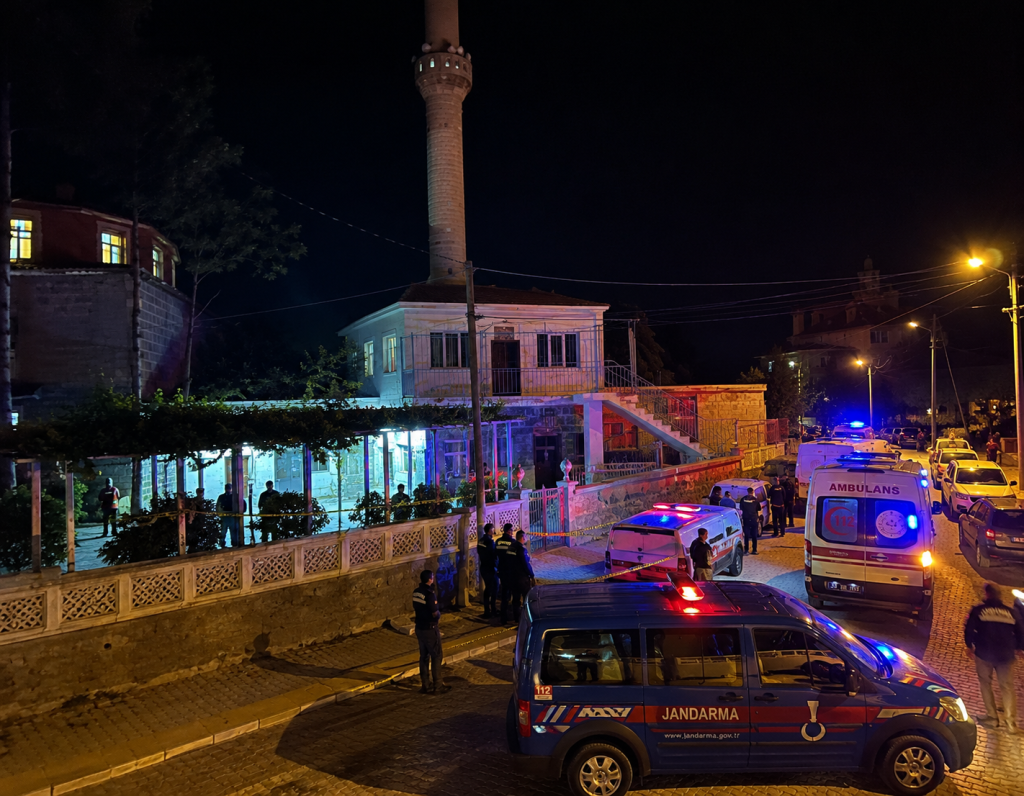 Kayseri’de Camide Dehşet! Yatsı Namazı Öncesi 2 Kişi Öldürüldü