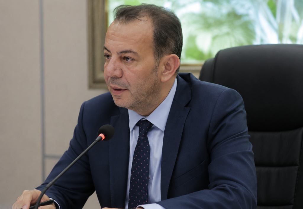 Mahkemeden Tanju Özcan’a Tahliye Kararı: Tutukluluğu Sürecek