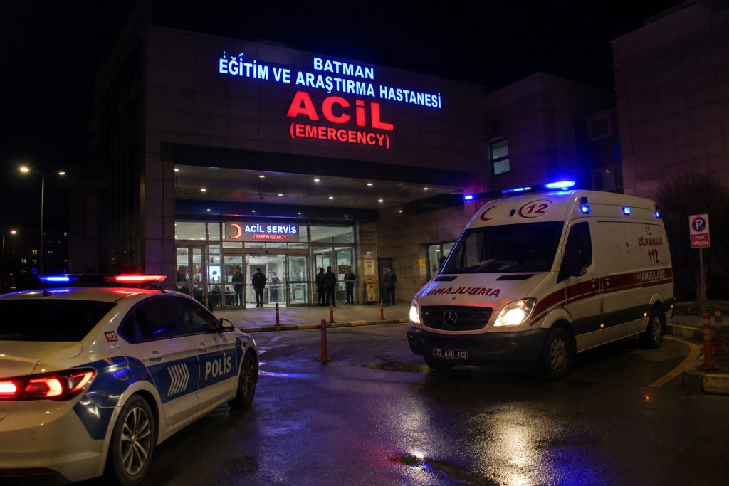 Batman Mezarlığında Kanlı Saldırı: Aynı Aileden 3 Kişi Hayatını Kaybetti, Soruşturma Çok Yönlü Sürüyor
