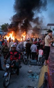 Suriye’de akaryakıt zamlarına karşı protestolar düzenleniyor